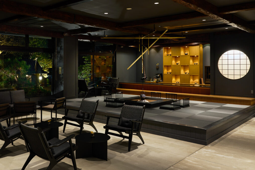 ロビーラウンジ囲